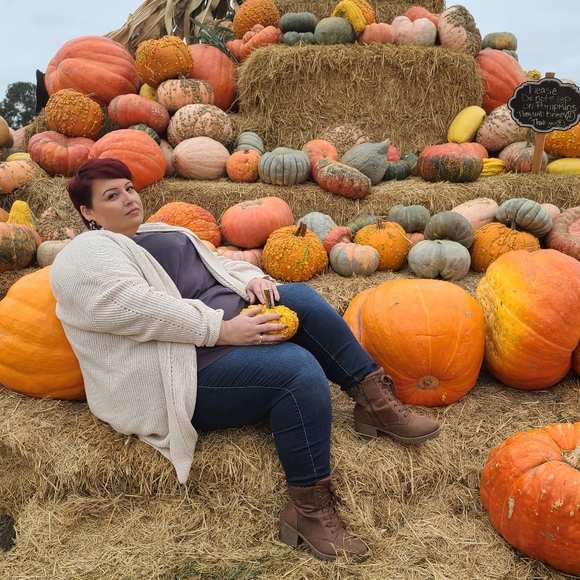 Meet your Posher, Amanda - Picture 11 of 11